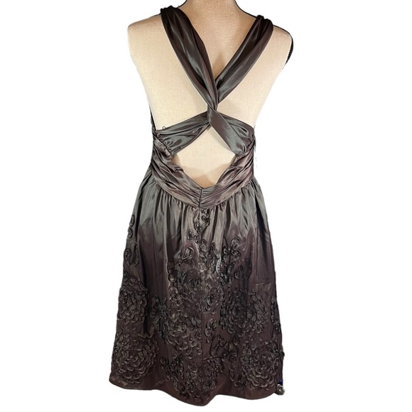 Adrianna Papell Boutique Twist Halter
Cocktail Dress, Women's Size 8P - Picture 3 of 5